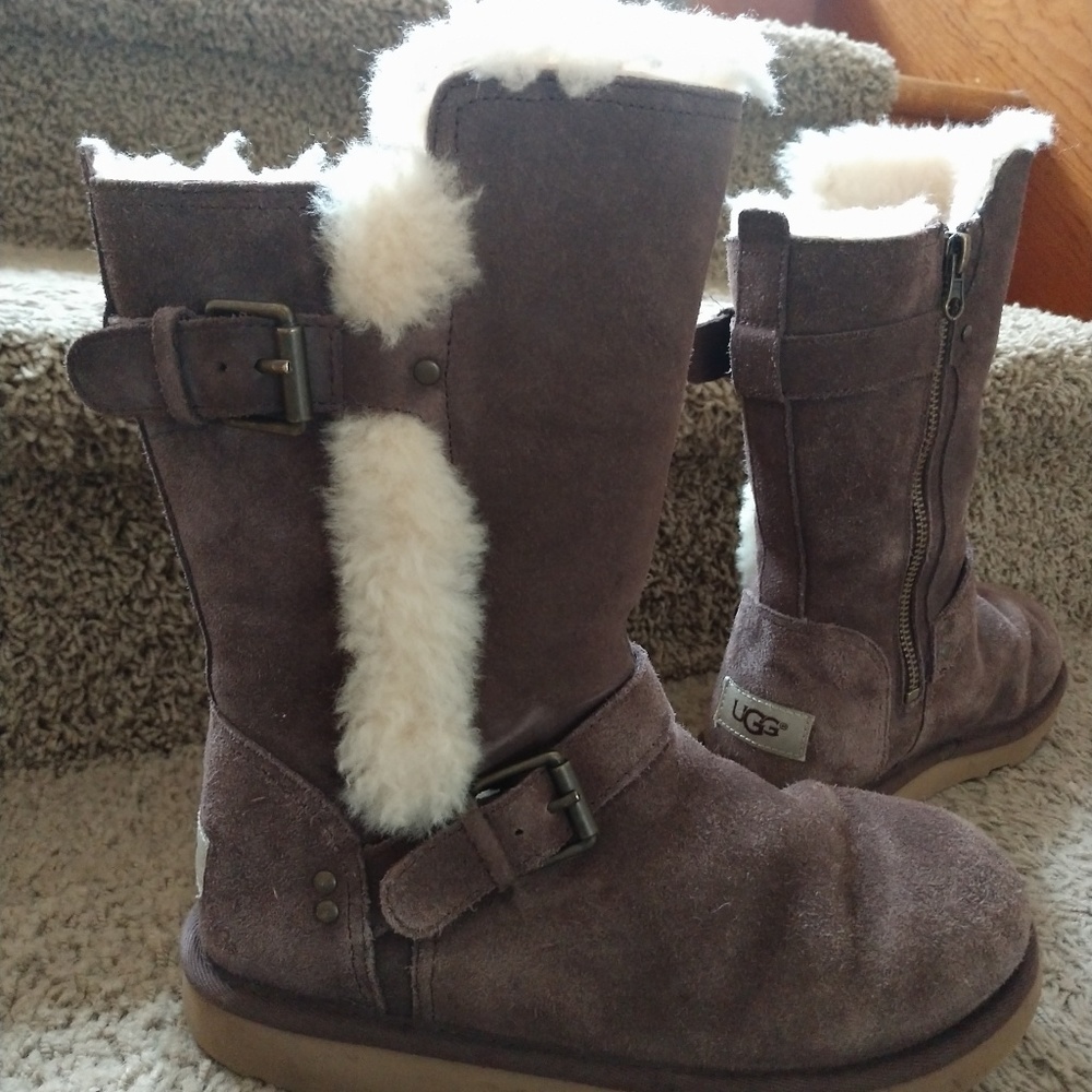 UGG Boots - Picture 6 of 6